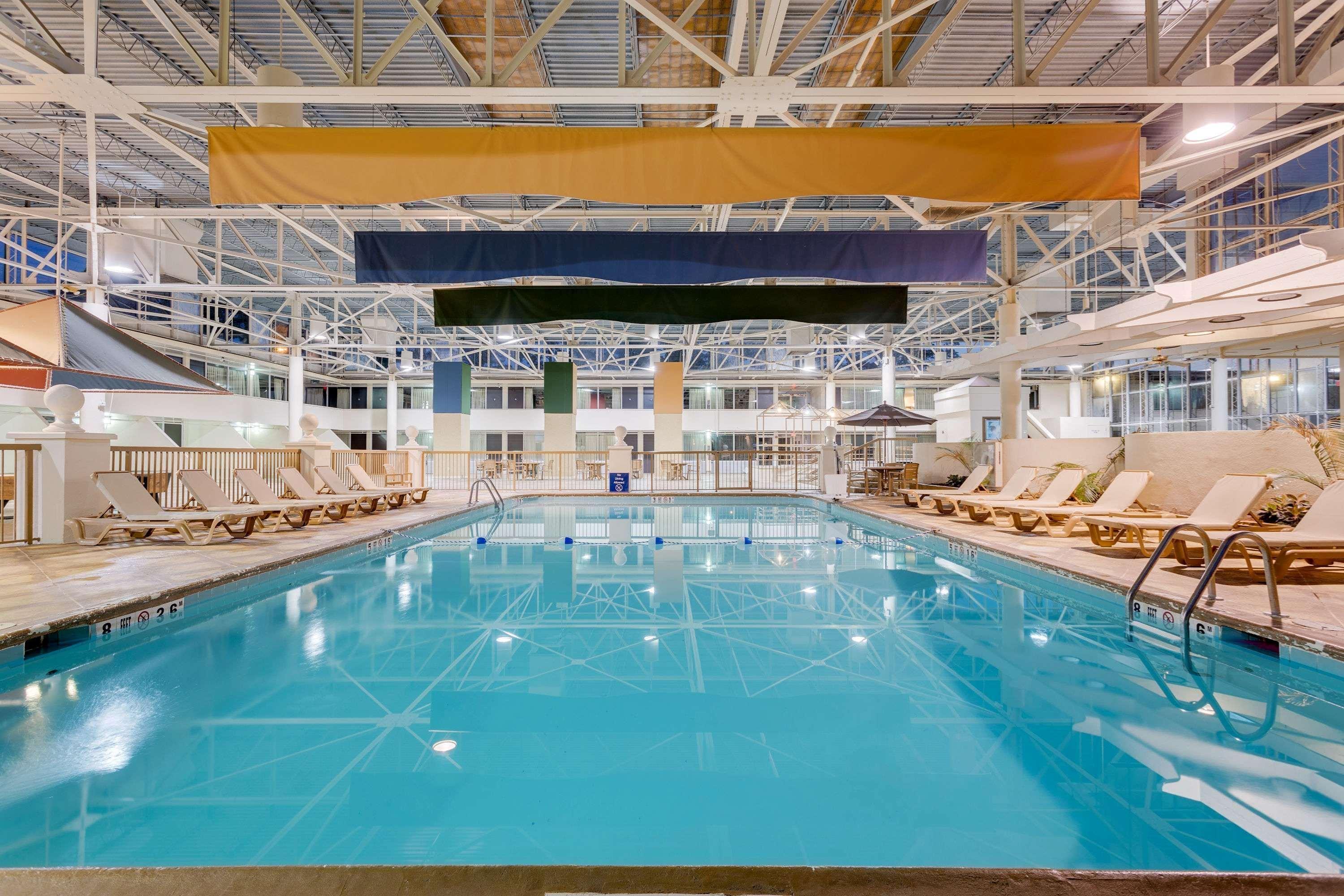 Days Inn By Wyndham Montgomery Near Aum Екстер'єр фото